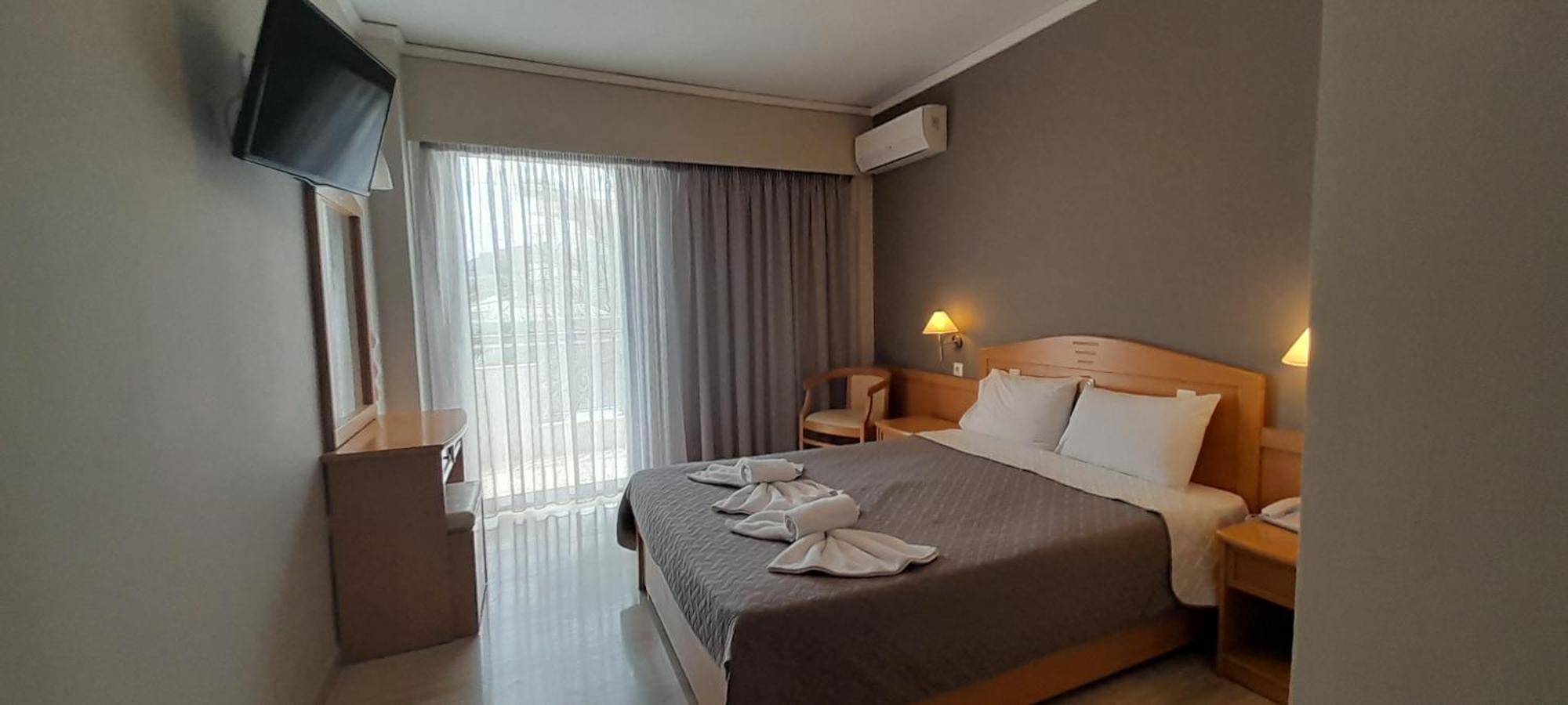 Hotel Serenity Tolo Bagian luar foto