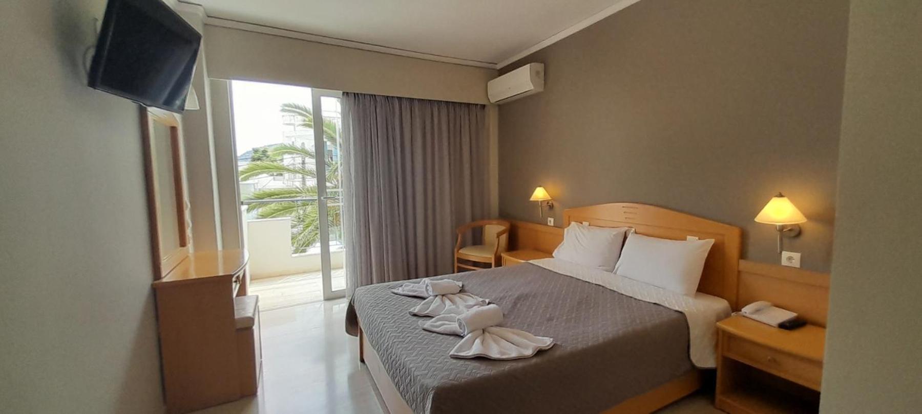 Hotel Serenity Tolo Bagian luar foto
