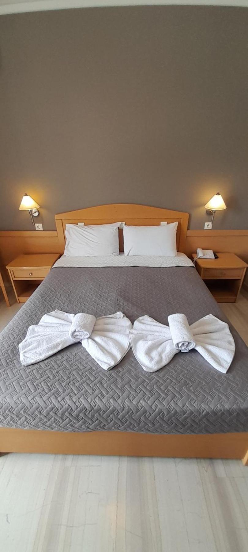Hotel Serenity Tolo Bagian luar foto
